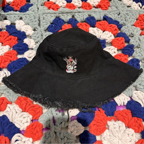 Ed Hardy Y2K Bucket Hat NWT - Picture 1 of 6